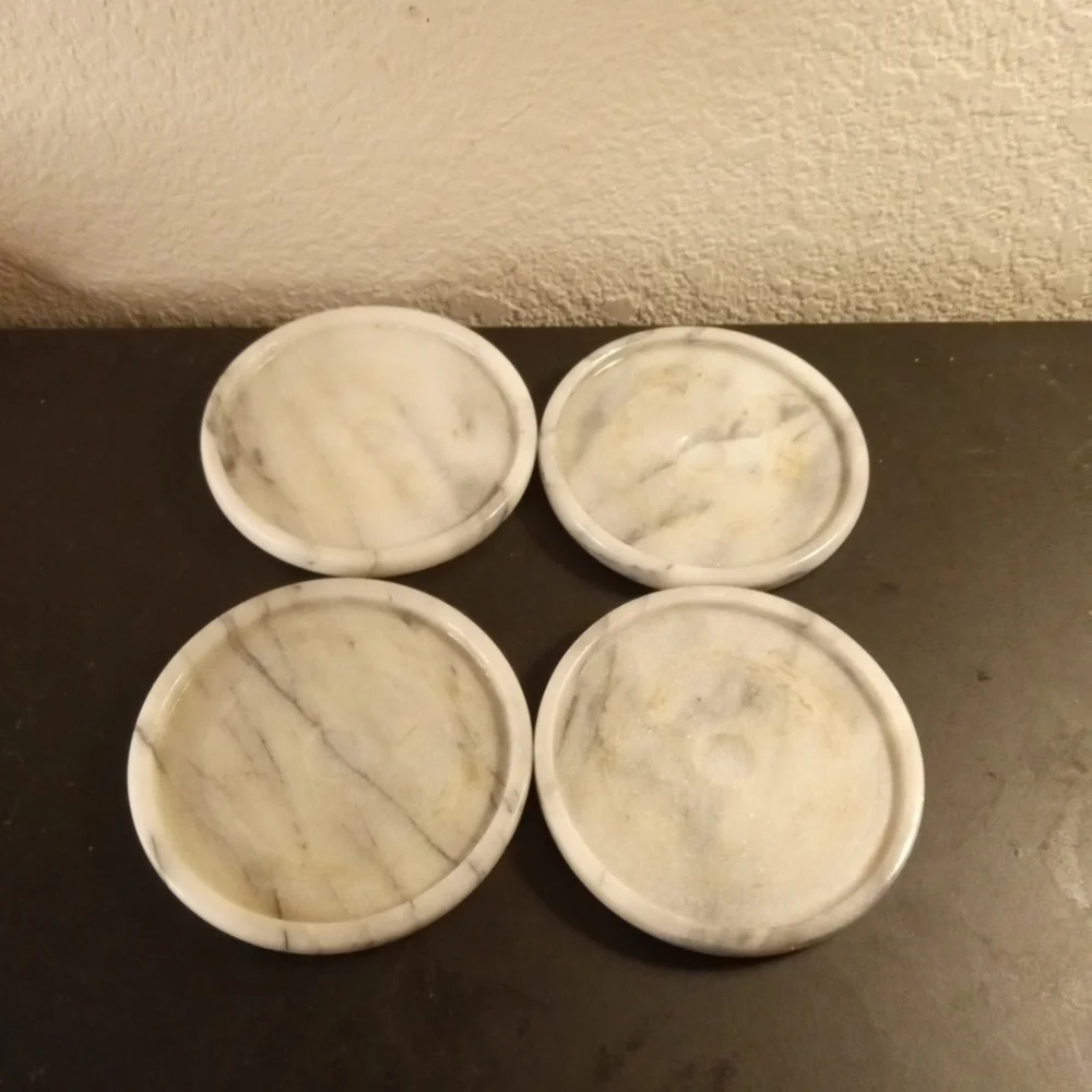 GORGEOUS Set of 4 Solid Marble 4